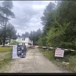 Въоръжени частни гардове охраняват кървавата хижа „Петрохан“ (снимки)