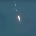 Мълния удари китайска ракета!