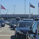 Сериозен трафик: 10 000 автомобила преминават за денонощие през "Капитан Андреево"