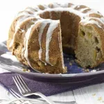 Кейк с праскови и мак