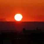 Частично слънчево затъмнение се наблюдаваше в небето над България (СНИМКИ)