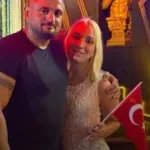 Край на лесбилъка?! Емили Тротинетката се хвана с турска бабанка
