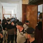 Дилърите с фентанила изпращали дрогата по куриер в пратки с маратонки