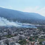 Огромен пожар в столичен квартал