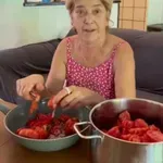 Катето Евро затваря зимнина, вместо да се пече на плажа (ВИДЕО)