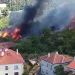 Голям пожар избухна в Белоградчик (ВИДЕО)