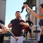 Музикантите свалиха клипа с кючека пред "Конниците" в Търново