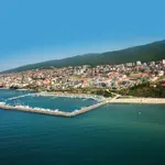 След замърсяването на водата: Отвориха плаж Изток в Св. Влас