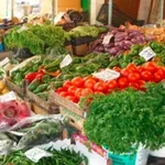 Домати и краставици поевтиняха, маслото и захарта хвръкнаха до небесата