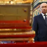 Путин се поклони пред мощите на легендарен руски княз (СНИМКИ)