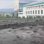 Стара река отнесе мъж, издирват го