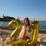 Стилияна Николова отпразнува 21-и рожден ден в Египет (СНИМКИ)