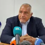 Борисов: Всички дружно помагат на Йотова да спечели
