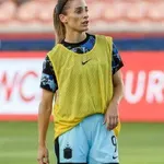 Лесбийка подписа договор с женски футболен клуб в Саудитска Арабия