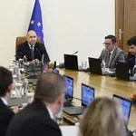 Радев разсмя министрите със забавен лапсус