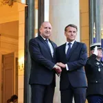 Радев от Париж: Е, нормално ГЕРБ да си затраят за президент