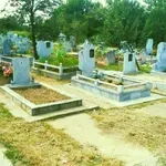 Поругаха надгробни паметници в ловешко село