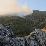 Пожарът над село Антон отново се разгоря