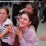 Хиляди пяха караоке в Париж за завръщането на Селин Дион