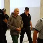Оставиха в ареста подпалвача на коли в София