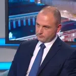 Новият управител отсече: Няма как "Лукойл" да покрива скъпите горива с печалбата си