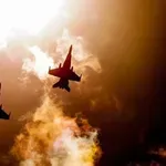 Военни самолети тренират в небето над България от понеделник