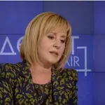 Мая доволна, че уплаши бензиностанциите, погва и мобилните оператори