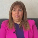 54-годишната Цветка, осъдена за измама със социални помощи на Острова, пак си ги взима