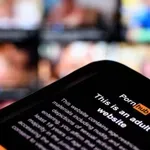PornHub в Австралия? Само ако си с айфон
