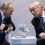 ГАДЖЕТА! Дядковците Тръмп и Путин се карали кой първи да затвори телефона