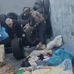 Грозна картинка: Вижте какво извадиха от контейнер за гуми в Хисаря (СНИМКИ)