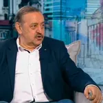 Проф. Кантарджиев: Престанете с "Аз съм малко хремав, ама ще цункам детето"