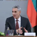 Гюров нарече Путин "световен лидер", бързо го изтри
