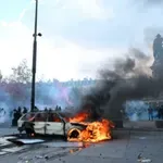 Погромът във Франция: Париж осъмна с щети за стотици милиони евро (ВИДЕО)