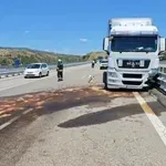 Внимание, шофьори: Гориво се разля на АМ "Тракия" след катастрофа на камион