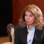 Йотова заяви, че ще предложи проект за изменение на Конституцията, ако бъде избрана за президент