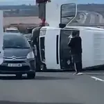 Бус се обърна на АМ "Тракия" към Бургас (ВИДЕО)