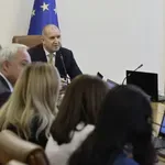 Властта размисли: прагът по ДДС се вдига на 60 000, а не на 75 000 евро