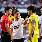 Виляреал с обрат при визитата си на Валенсия