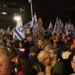 Хиляди на протест в Тел Авив срещу Нетаняху