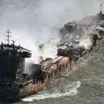 Товарен кораб се носи без управление в Северно море, петима са ранени
