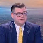 Политолог: Може ли да гласуваме за Поли Златарева за президент, моля?