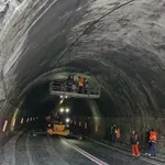 Тунел "Кривия" остана без ток!
