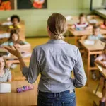 5% по-високи заплати за работещите в образованието