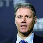 Марко ван Бастен се оплака в интервю, че е обект на преследване от объркана жена