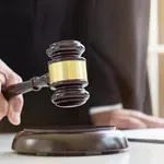 Оправдаха ирански актьор по обвинение в изнасилване, осъдиха го на 99 удара с камшик