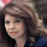 СТАРТ НА РАЗГОВОРИТЕ: Йотова започва консултации за служебен премиер