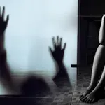 НЕЧОВЕШКО: Изверг експлоатирал жена си като секс робиня, продал я на 120 мъже!