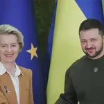 Зеленски закичи Урсула фон дер Лайен с новоучредения Орден на Европа