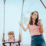 Държавата дава детегледачка